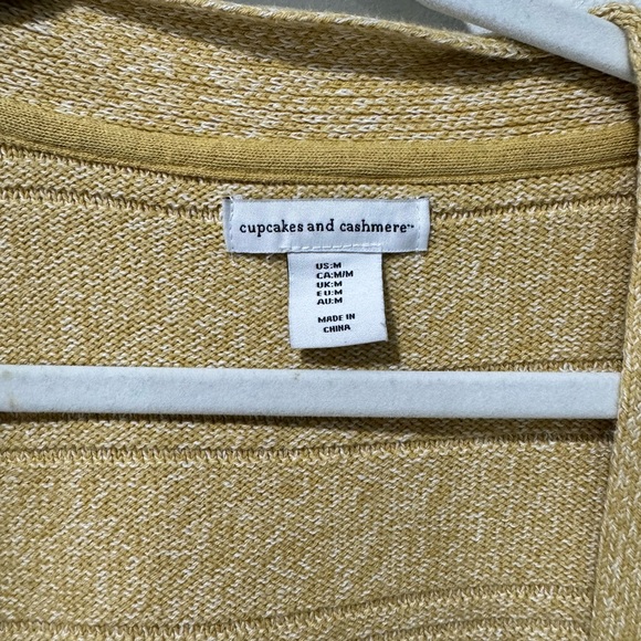 Cupcake and Cashmere , size medium cardigan - Picture 3 of 3